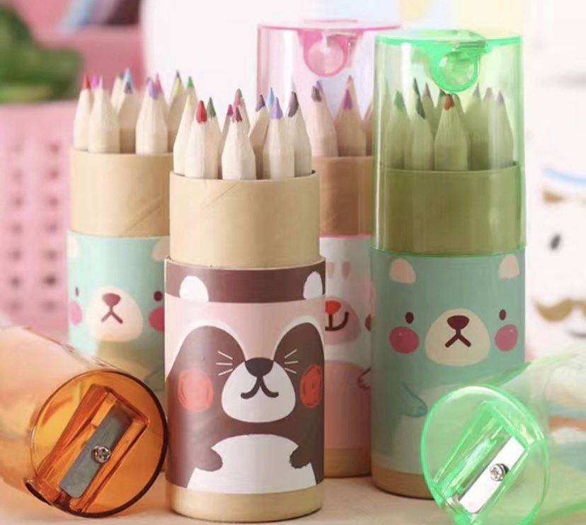 Set of 12 colored pencils ✏️ $3
