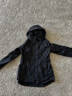 Women’s black north face rain jacket