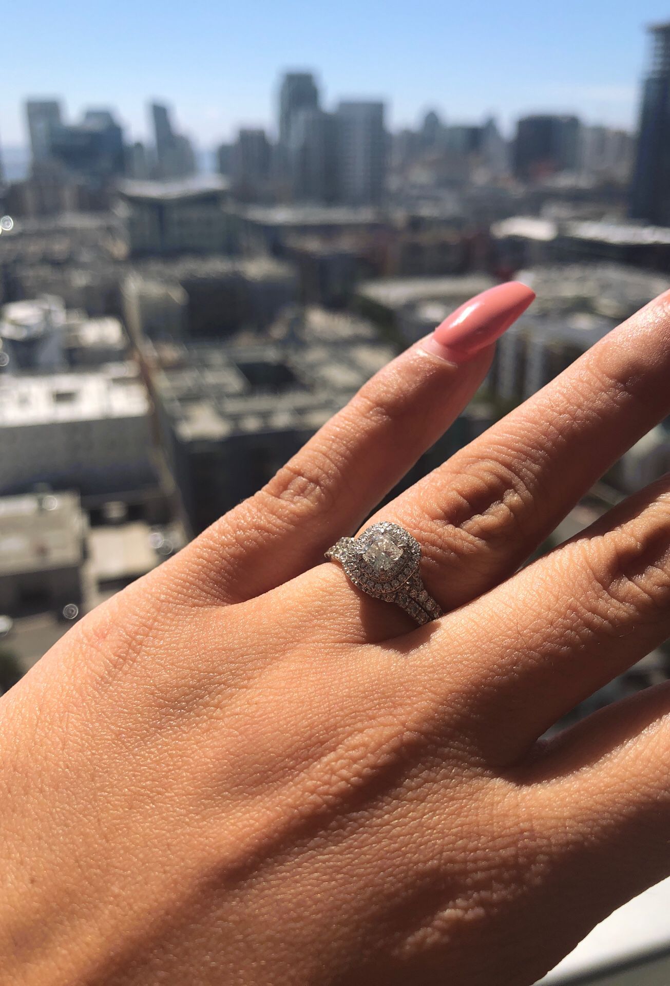 Beautiful Tiffany&co engagement ring like new !!