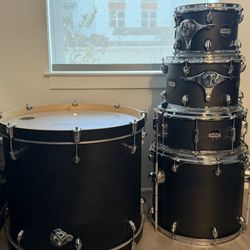 Mapex Mars Series 5-Piece Rock Shell Pack with 22" Bass Drum Dragonwood Chrome Shells + Hi Hat Stand