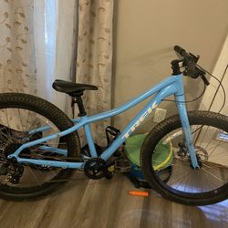 Trek 24” Roscoe Youth 