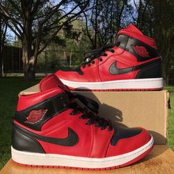 air jordan 1 mid reverse bred