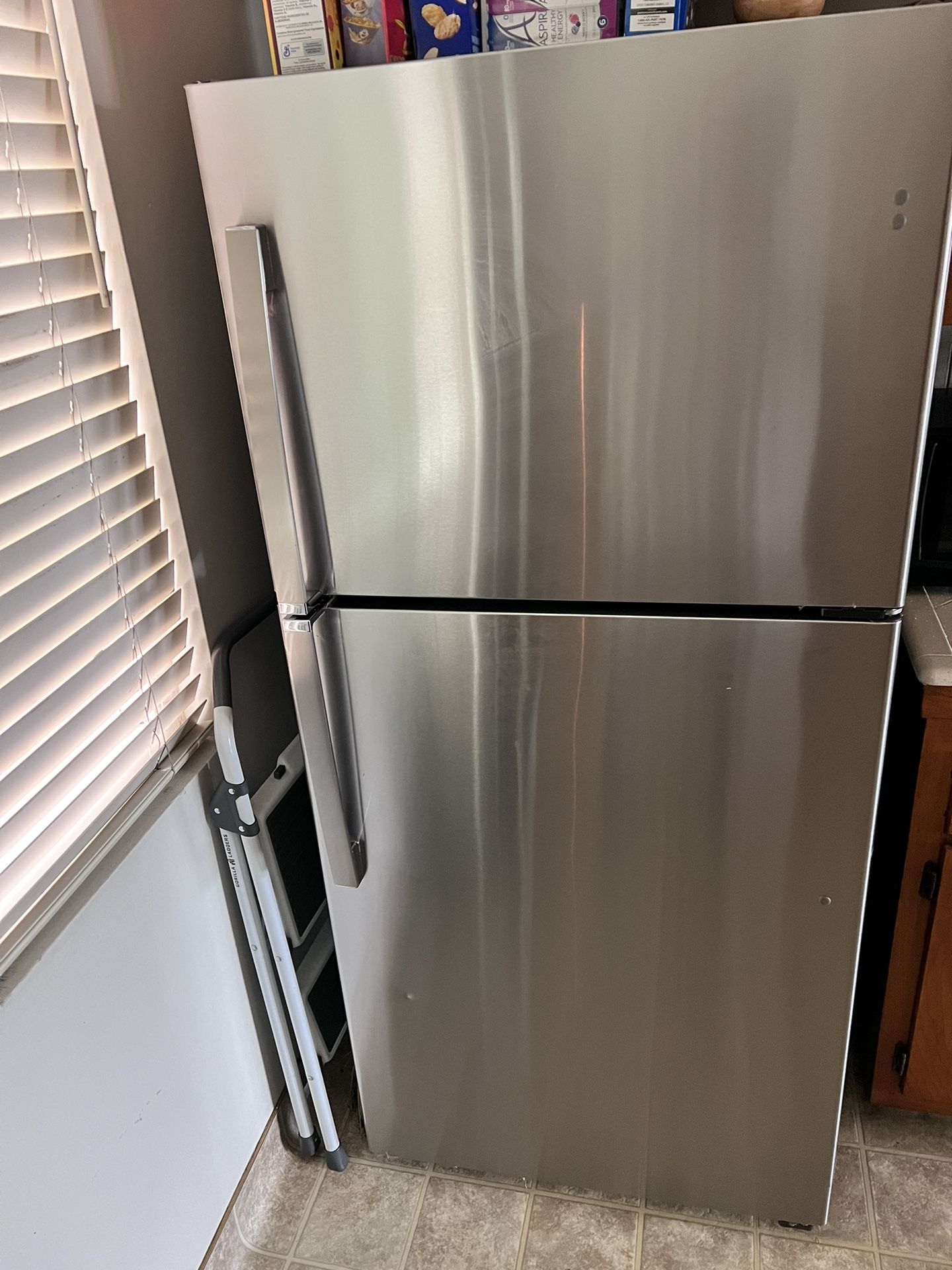 GE Refrigerator