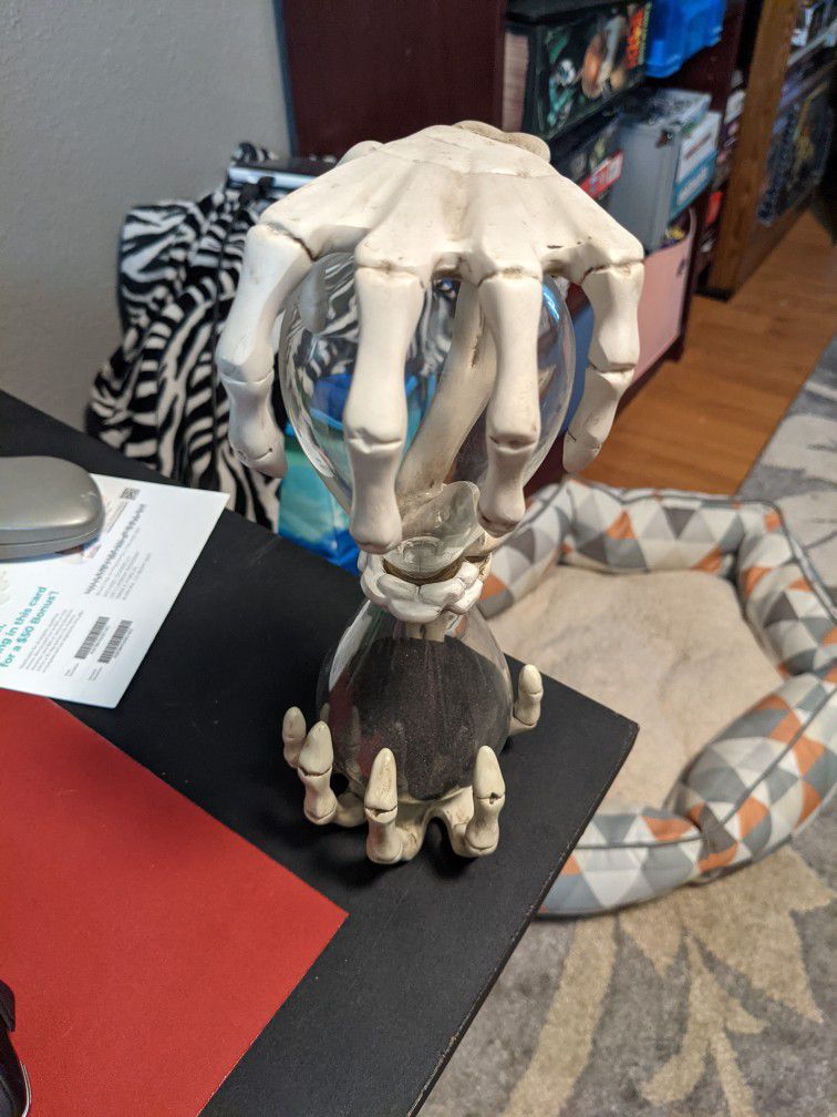 Skeleton Hand Hour Glass