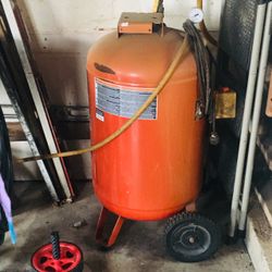 Craftsman 5hp 20gal air compressor comes with 50ft of hose and 100 gal auxiliary tank