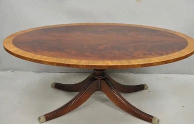 Ethan Allen Newport Collection Banded Mahogany Oval Duncan Phyfe Coffee Table