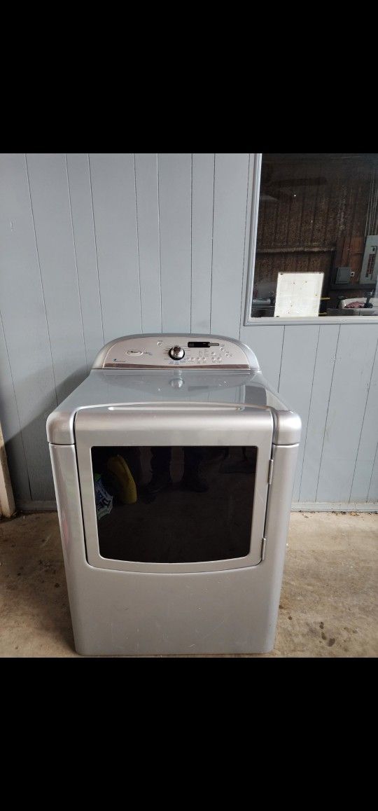 WHIRLPOOL ELECTRIC DRYER XL CAPACITY EXCELLENT CONDITION LARGE CAPACITY HEAVY DUTY DELIVERY AVAILABLE
