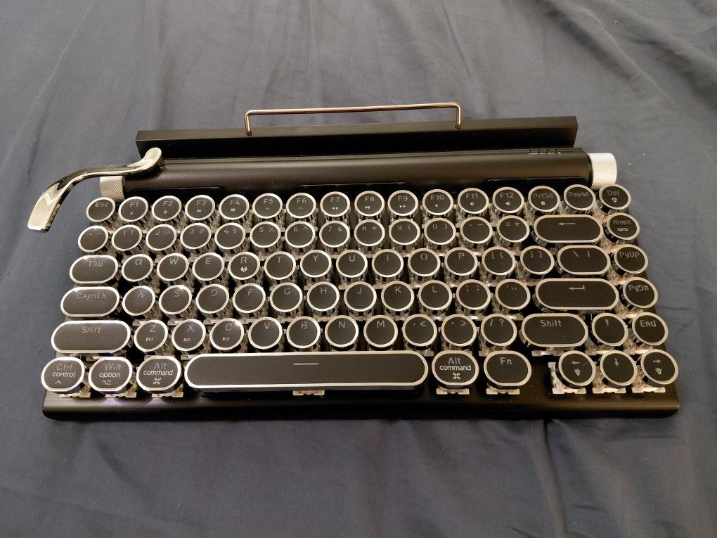 7Keys Retro Mechanical Keyboard
