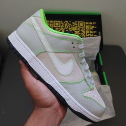 Dunk Low University of Oregon Player Exclusive - Size 7.5 Men