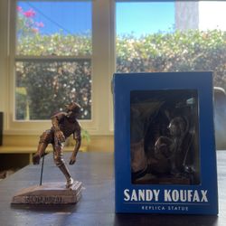 LA Dodgers 2022 Sandy Koufax Replica Statue