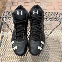 Under Armor Saber D Men’s Football Cleats