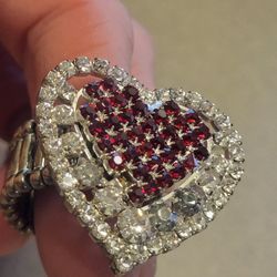 Ring large bling hearted jewels surrounded by clear jewels 