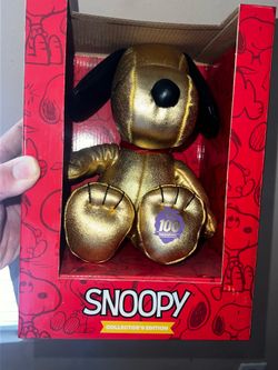Knott’s Berry Farm 100th Anniversary Gold Snoopy Collector’s Edition Plush