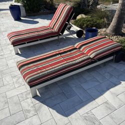 Pool lounge Chairs