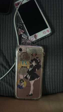 Selling iPhone 7 with clear case