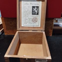 Liga Privada No 9 Cedar Cigar Box Belicooso