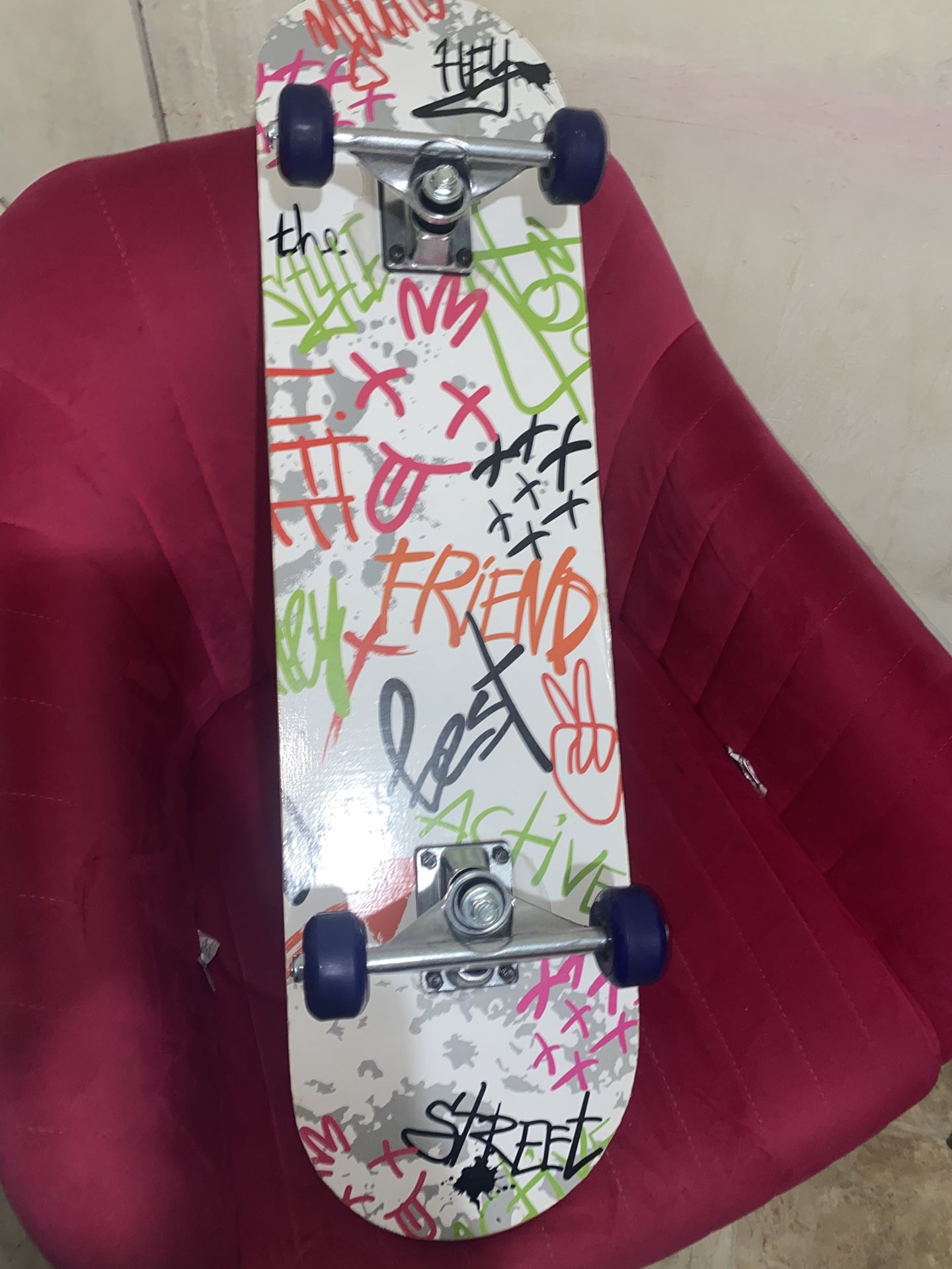 Graffiti Style Complete Skateboard – Ready to Ride”