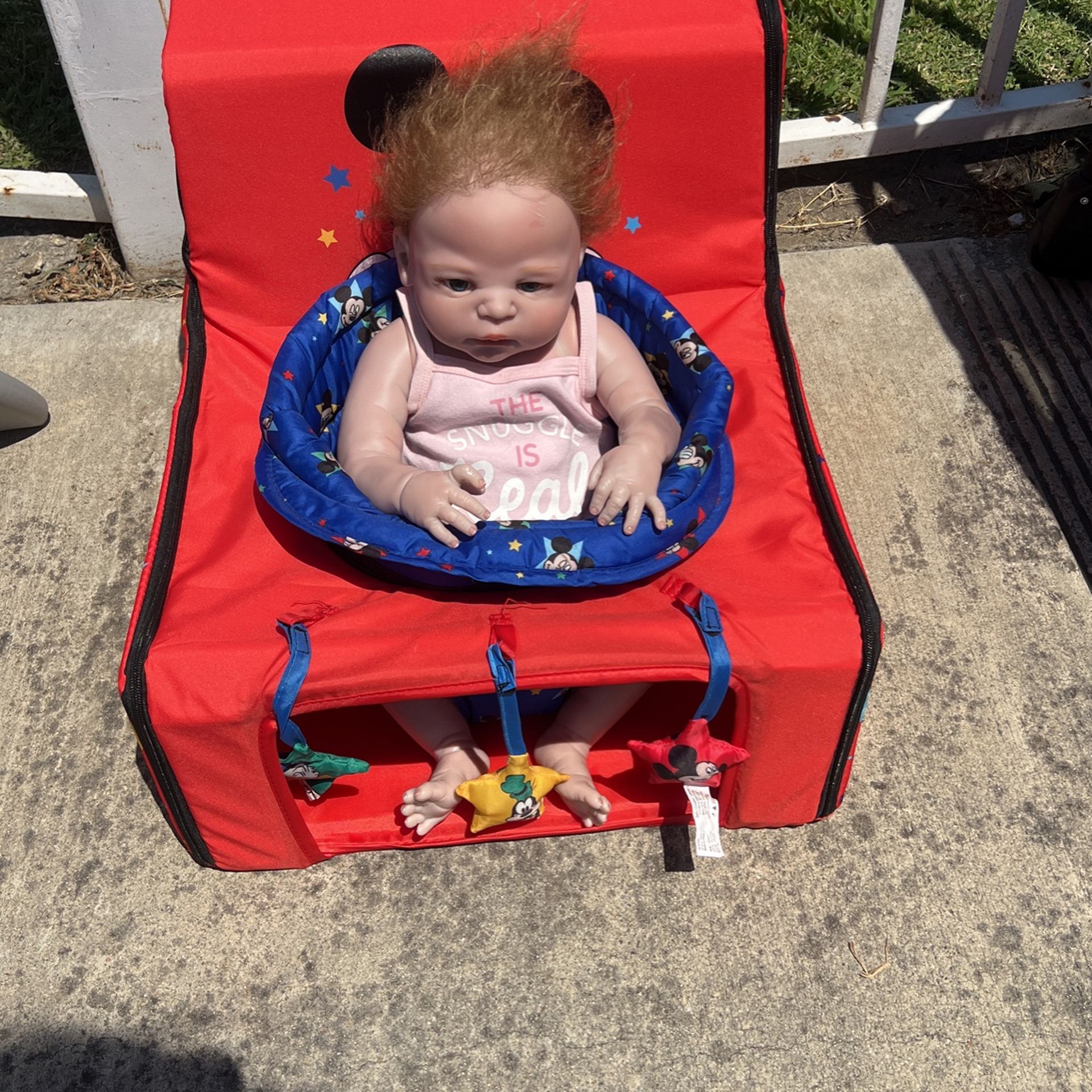 Mickey Mouse Soft Surface Sit Me Up Chair Like Brand New Cells On Amazon For Over $40