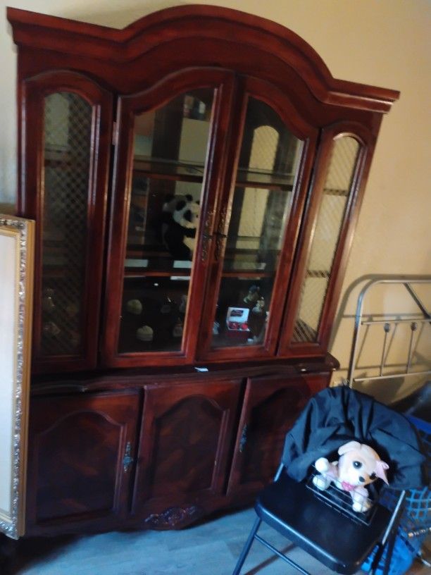 China cabinet 