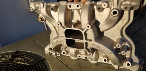 Weiand 7502 SBC is a vintage aluminum dual-plane intake manifold