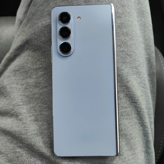 Z Fold 5 (Icy blue) • 256 GB • T MOBILE & Metro   (Price Is Firm)  