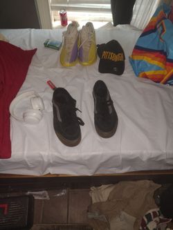 Chicago classic 4 and lakers addition and uggs slippers