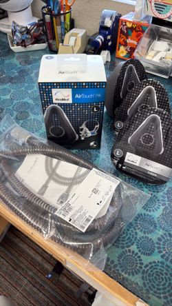ResMed  AirTouch F20 Large Lot