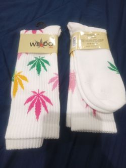 Weedo USA White Crew Socks 2 Pairs