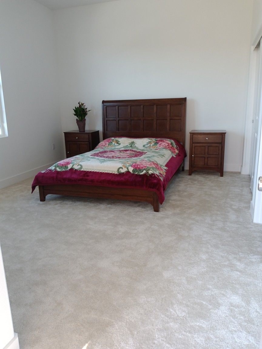 Solid Wood Queen Bedroom Set No Mattress