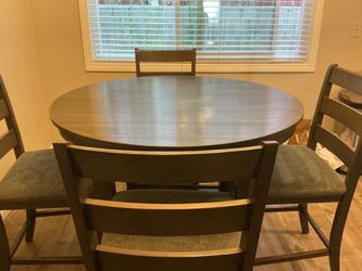 Dining Table with 4 Chairs!