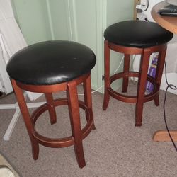 2 Breakfast Bar Stools 