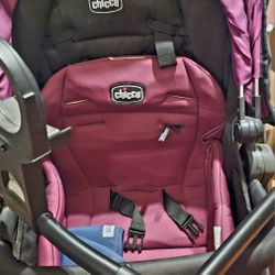 Chicco Urban modular stroller and Magia color accessory kit. / Chicco Urban carriola y kit de accesorios en color Magia.