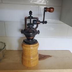 Pepper grinder