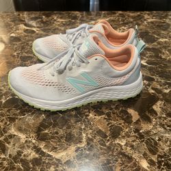 Women’s Size 10 New Balance Shoes In Excellent Condition 