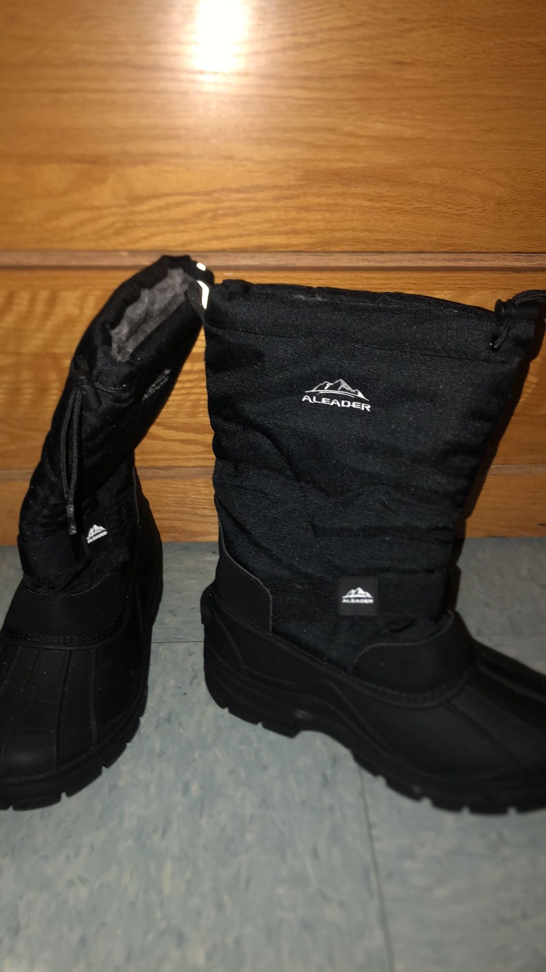 Snow Boots Size 9.5