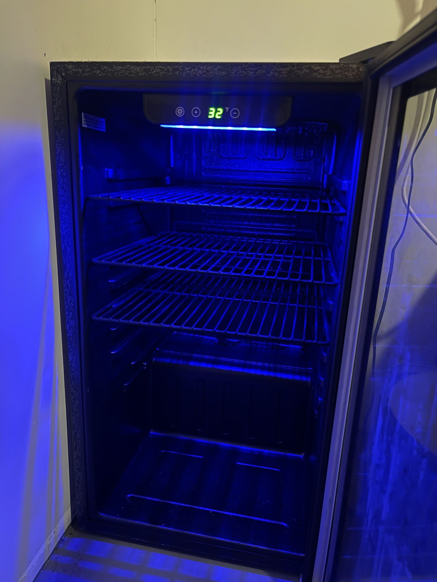 KISSAIR Beverage Cooler