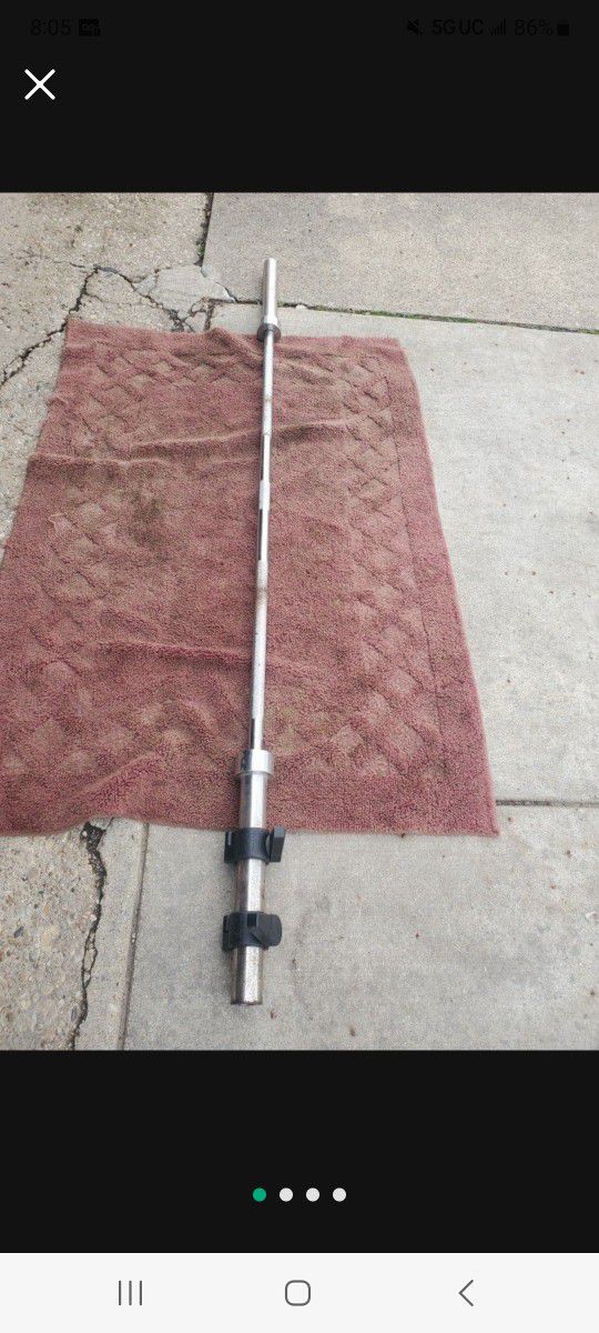 7'   OLYMPIC  2" HOLE  45LB BAR  WITH LOCKJAW COLLARS  AND NECK PAD FOR SQUATS 
7111. S. WESTERN WALGREENS 
$100 CASH ONLY AS IS 