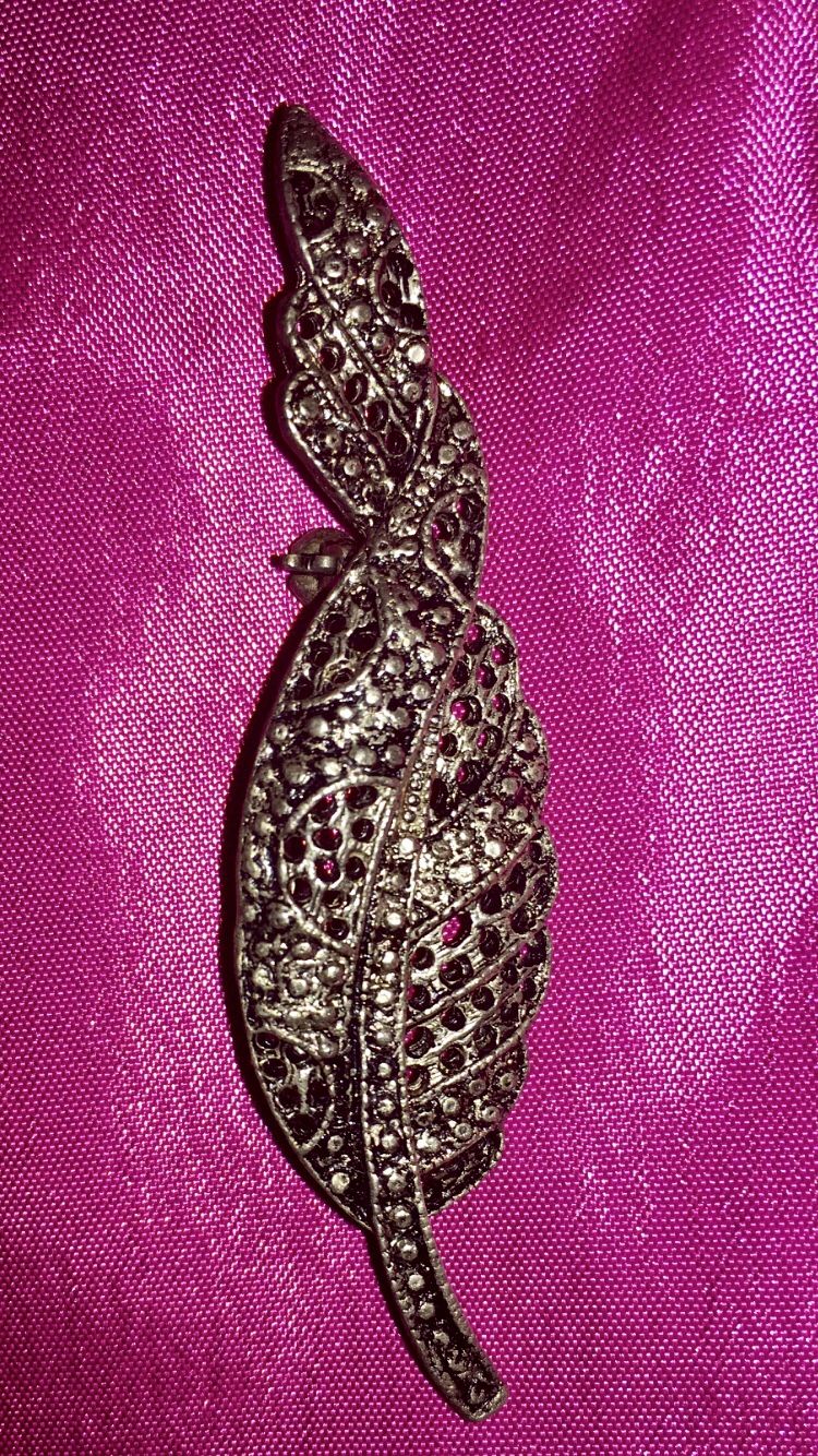 Vintage Faux Marcasite Leaf Brooch 