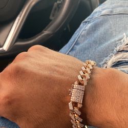 Buss Down Cuban Link Bracelet 70.5 Gs 10k 