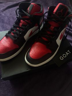 Air Jordan 1 Mid Bred Toe Sneakers