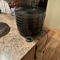 Dehydrator