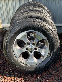Jeep Wrangler  (4) Tire/ Wheels