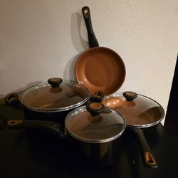MOVING SALE - Farberware Ceramic Pots And Pans Set