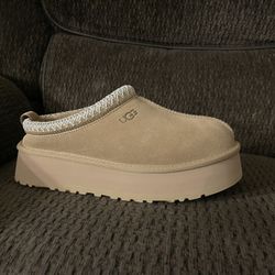 Ugg Tazz
