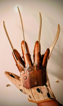Freddy Krueger Glove