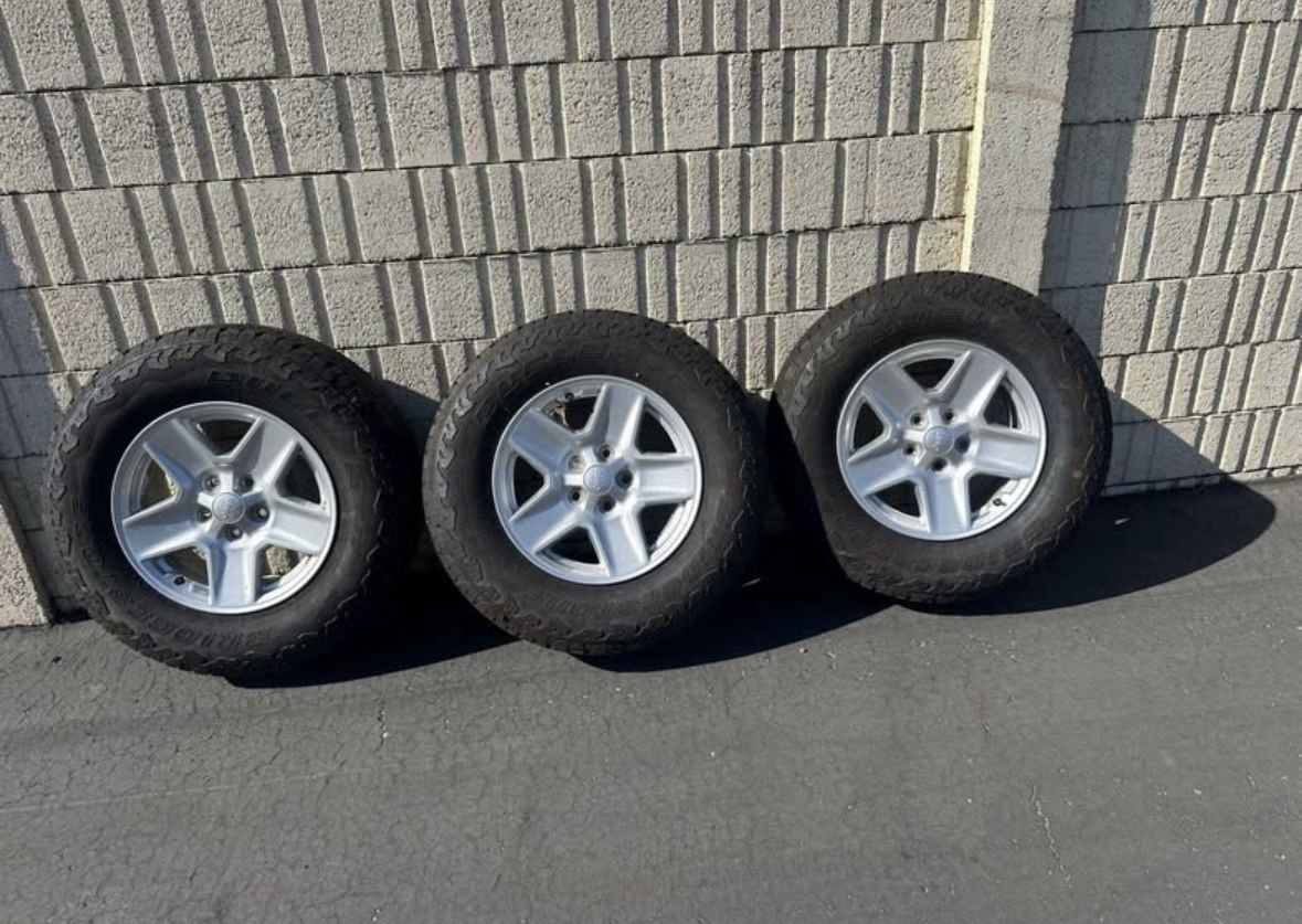 Set Of 3 Jeep Rims With Tires Mint