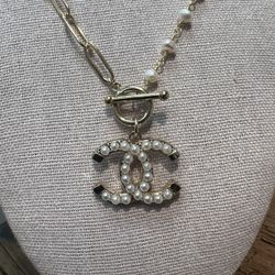 Authentic Cc Pearl Necklace 
