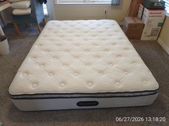 Beautyrest mattress Queen (medium pillow top)