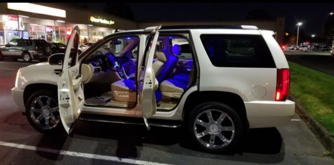 PARTS PARTS ESCALADE CLEAN