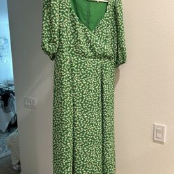 Beautiful Green Floral Dress - NEW